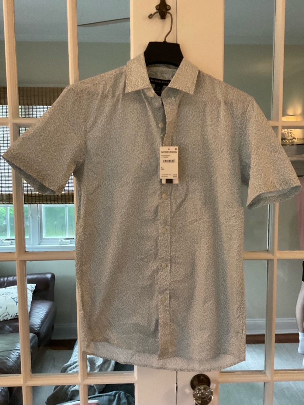 Michael Kors Men’s Light Blue Patterned Short-Sleeve Collared Shirt